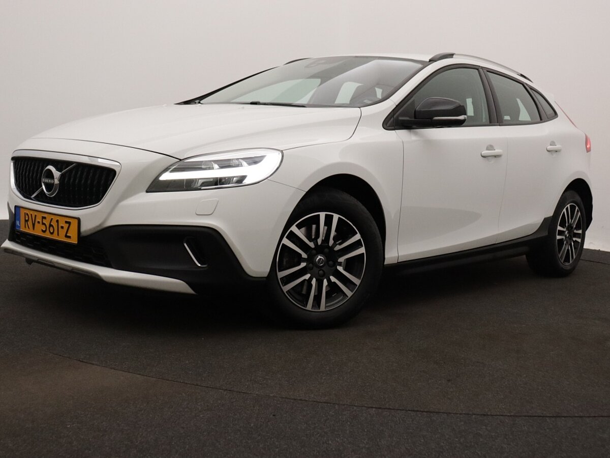 42972469 volvo v40 cross country 1 5 t3 nordic 27