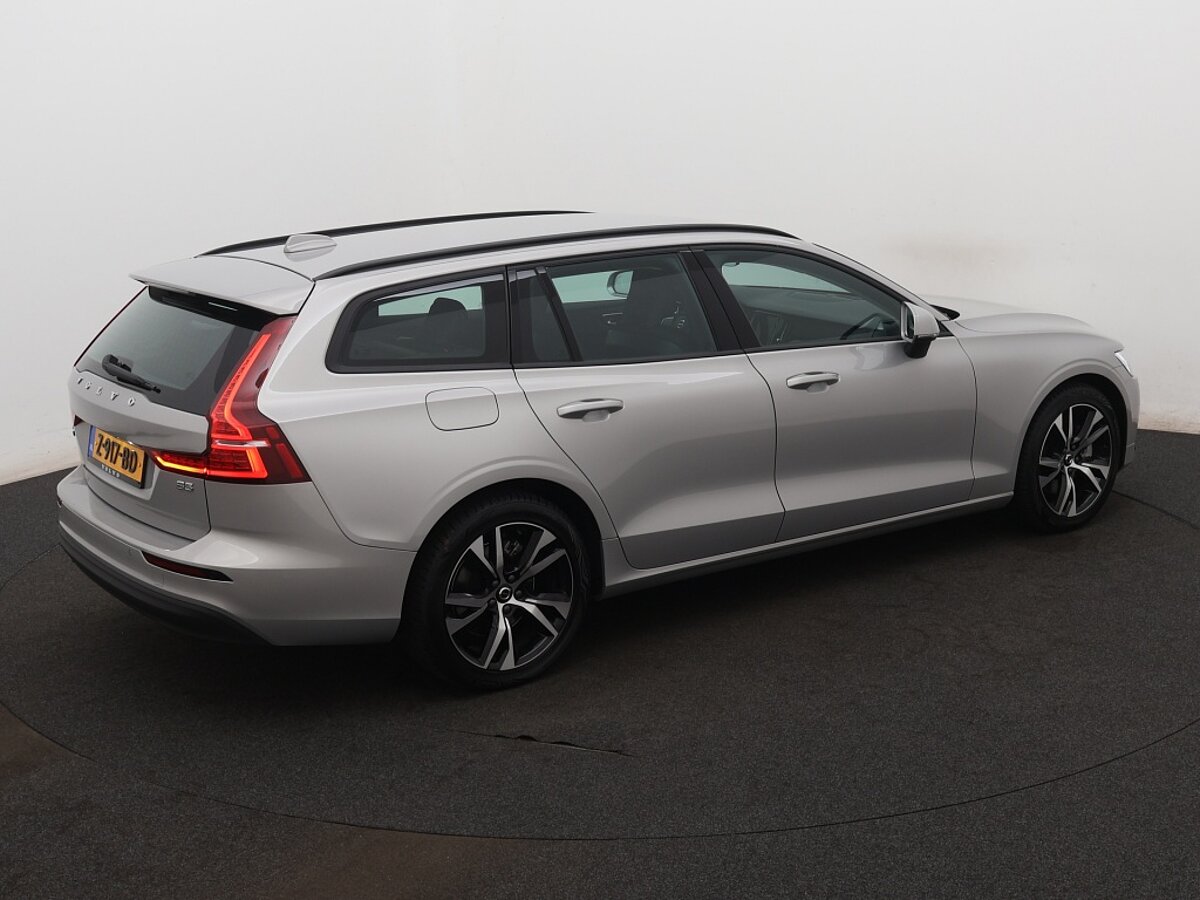 40923694 volvo v60 2 0 b3 essential edition 81