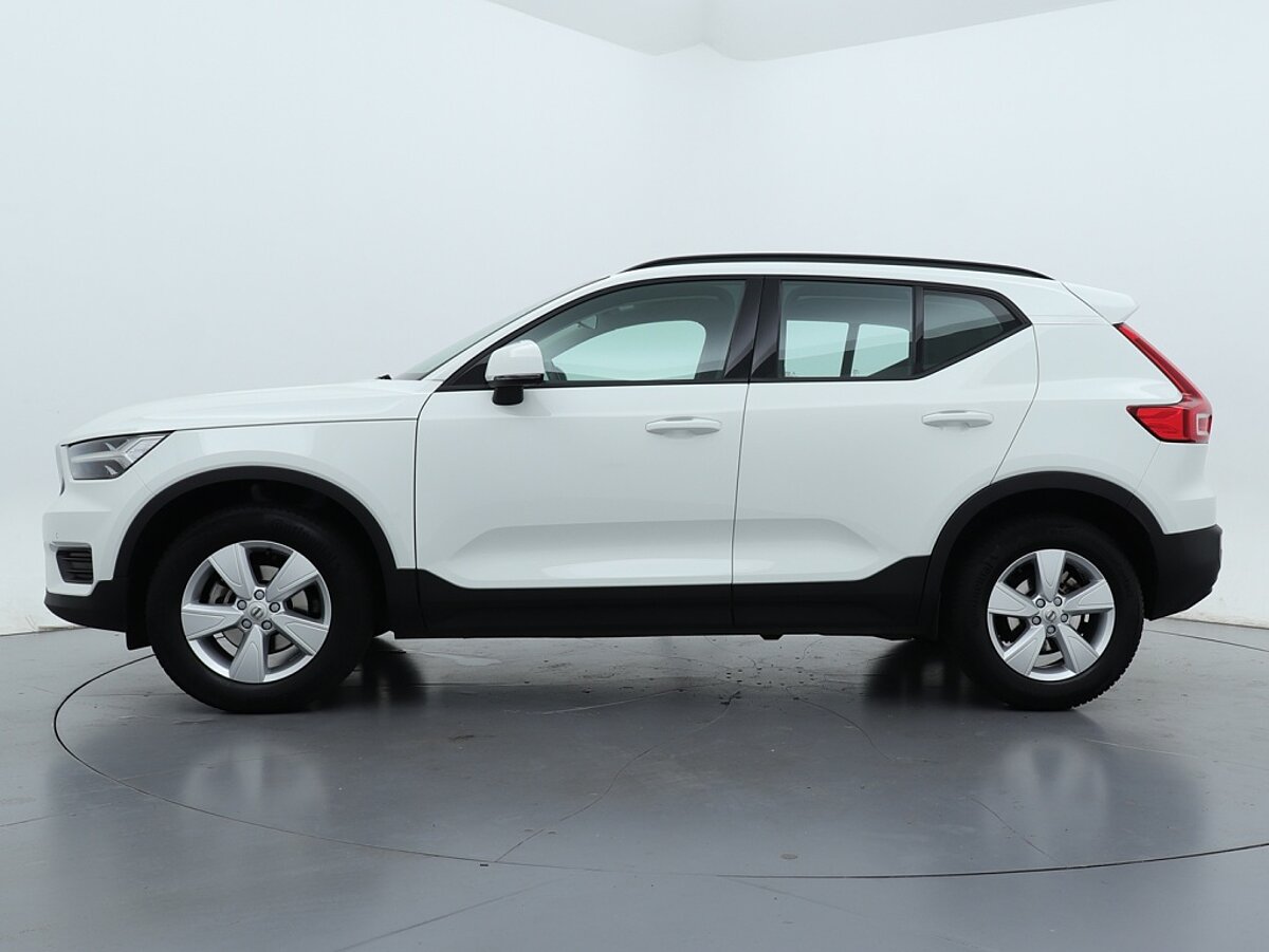 40230656 volvo xc40 1 5 t2 momentum core 9 02