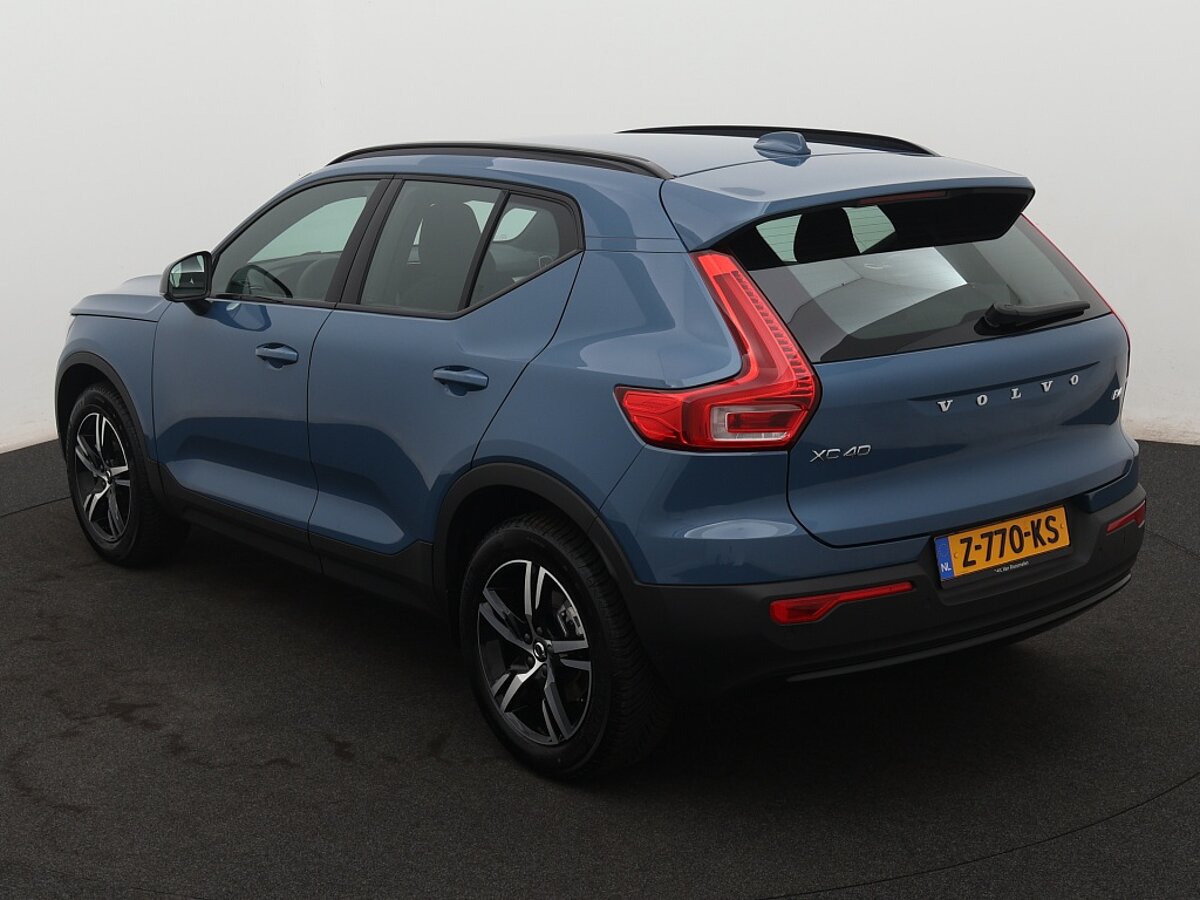 40262321 volvo xc40 2 0 b4 plus dark 3 01