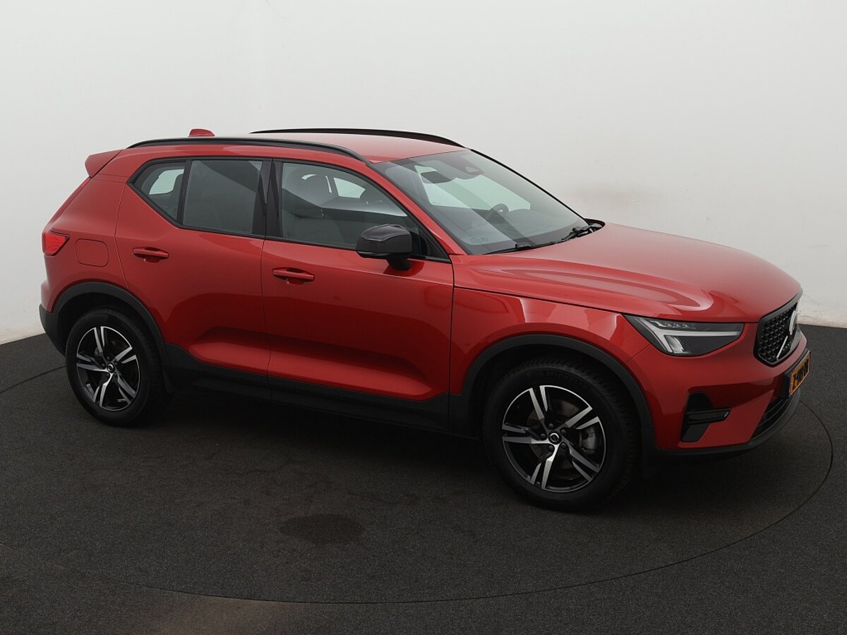 40262246 volvo xc40 2 0 b4 plus dark 79