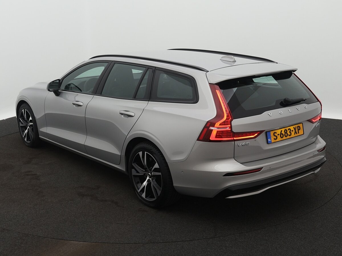 41691748 volvo v60 2 0 b3 plus dark 3 02