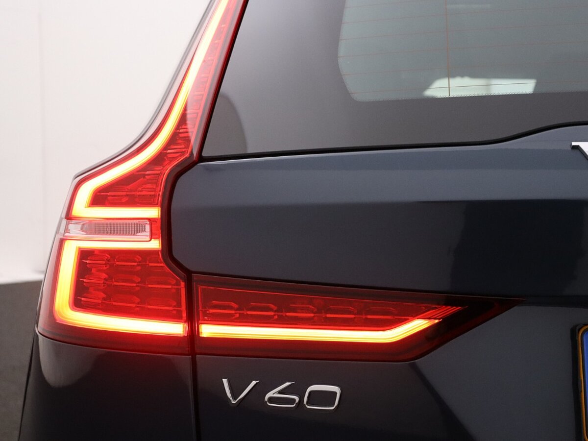 40448969 volvo v60 2 0 b4 plus dark trekhaak 39