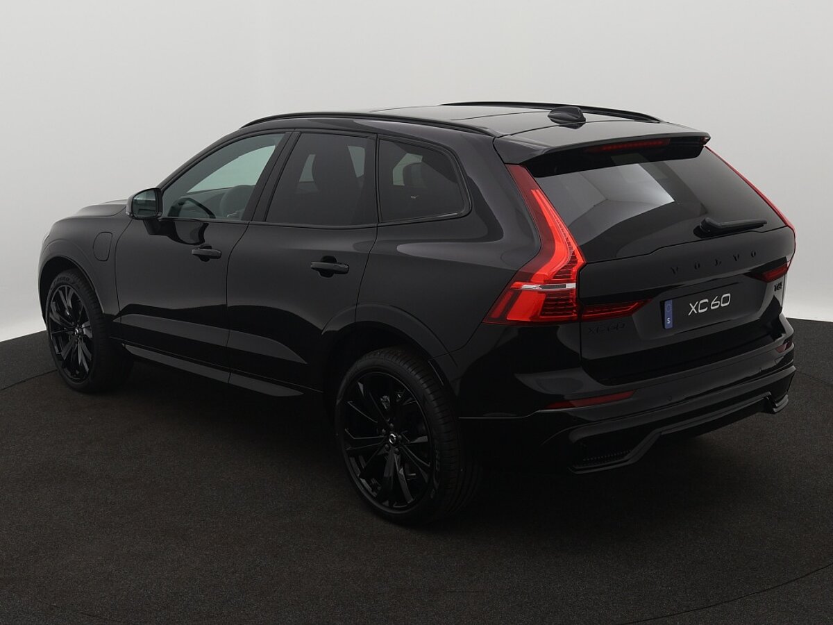 42125406 volvo xc60 2 0 t6 awd plus black edition 3 02