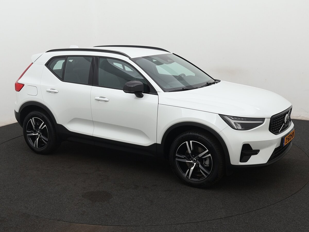 40229951 volvo xc40 2 0 b4 plus dark 74