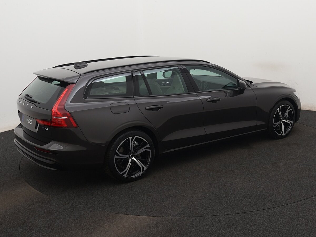 39204298 volvo v60 2 0 t6 awd plus dark 01