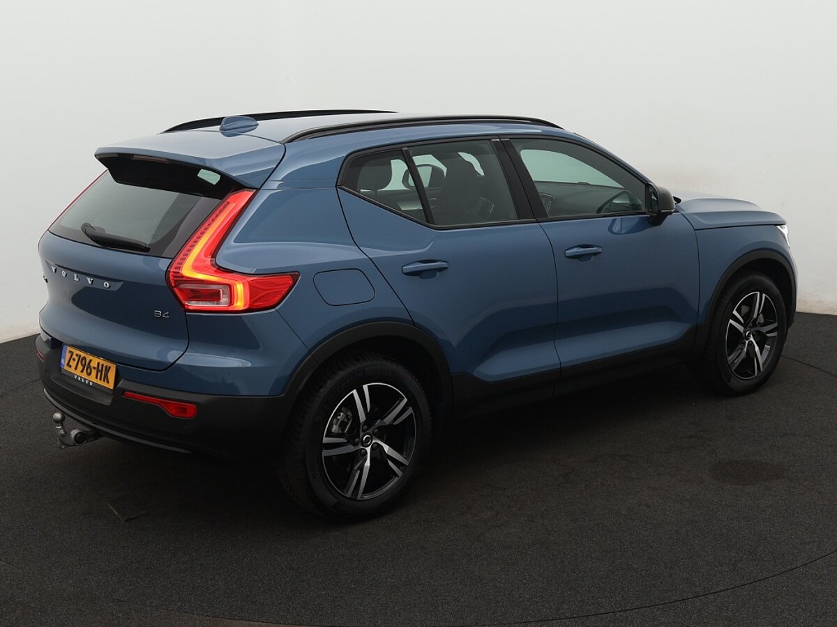 40098635 volvo xc40 2 0 b4 plus dark 10