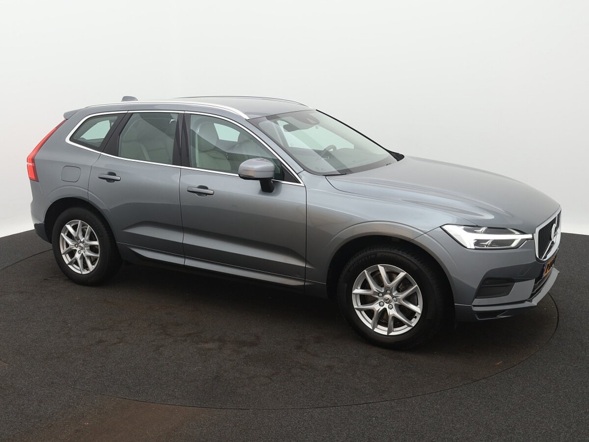 42111180 volvo xc60 2 0 d4 momentum 03