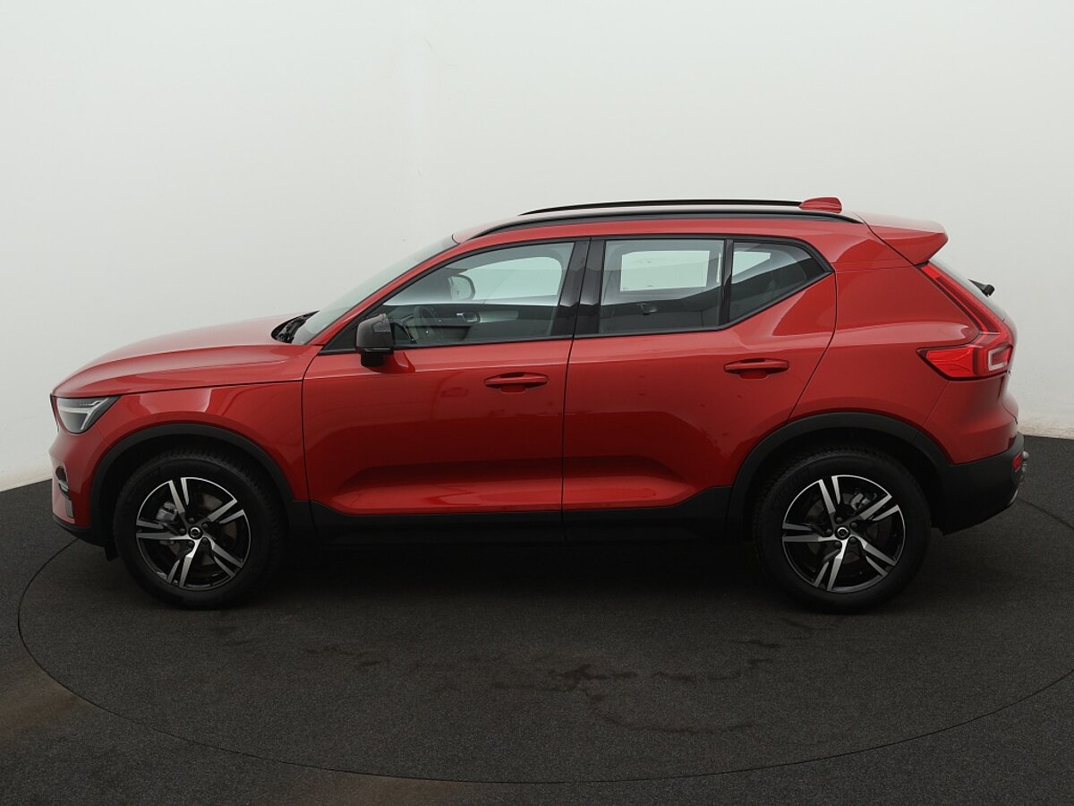 40714365 volvo xc40 2 0 b4 plus dark 2 06