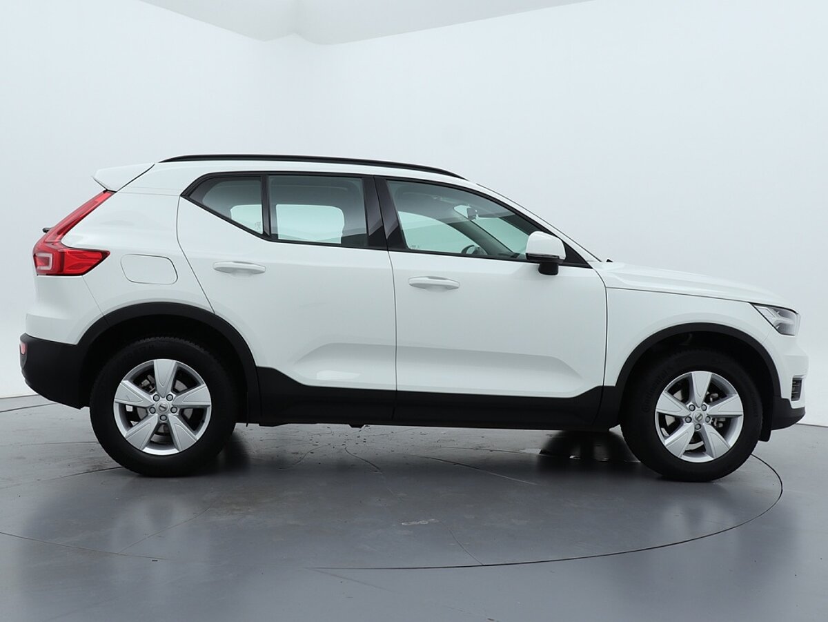 40230656 volvo xc40 1 5 t2 momentum core 5 02