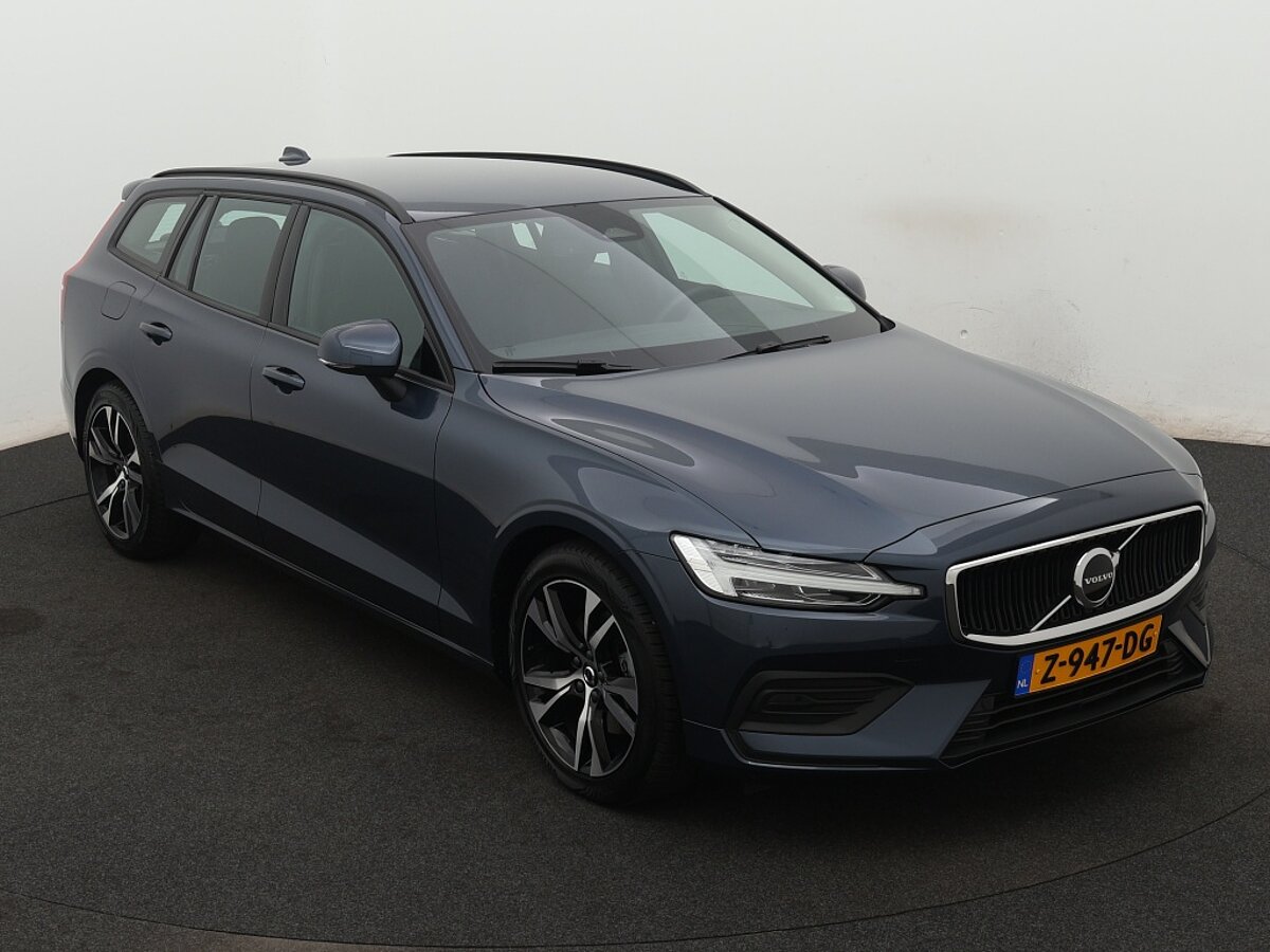 40000939 volvo v60 2 0 b3 essential edition 8 02