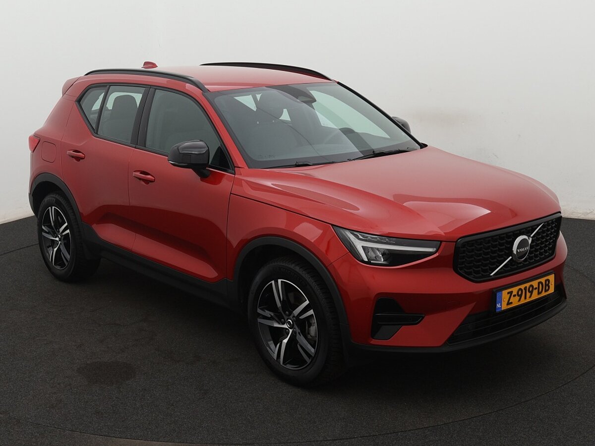 40262246 volvo xc40 2 0 b4 plus dark 8 02