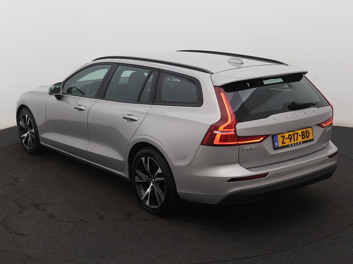 40923694 volvo v60 2 0 b3 essential edition 3 04