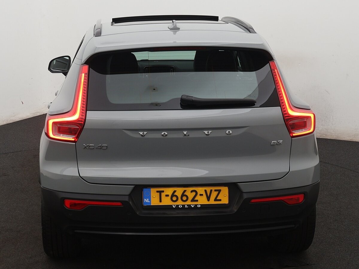 40513485 volvo xc40 2 0 b3 ultimate dark 9