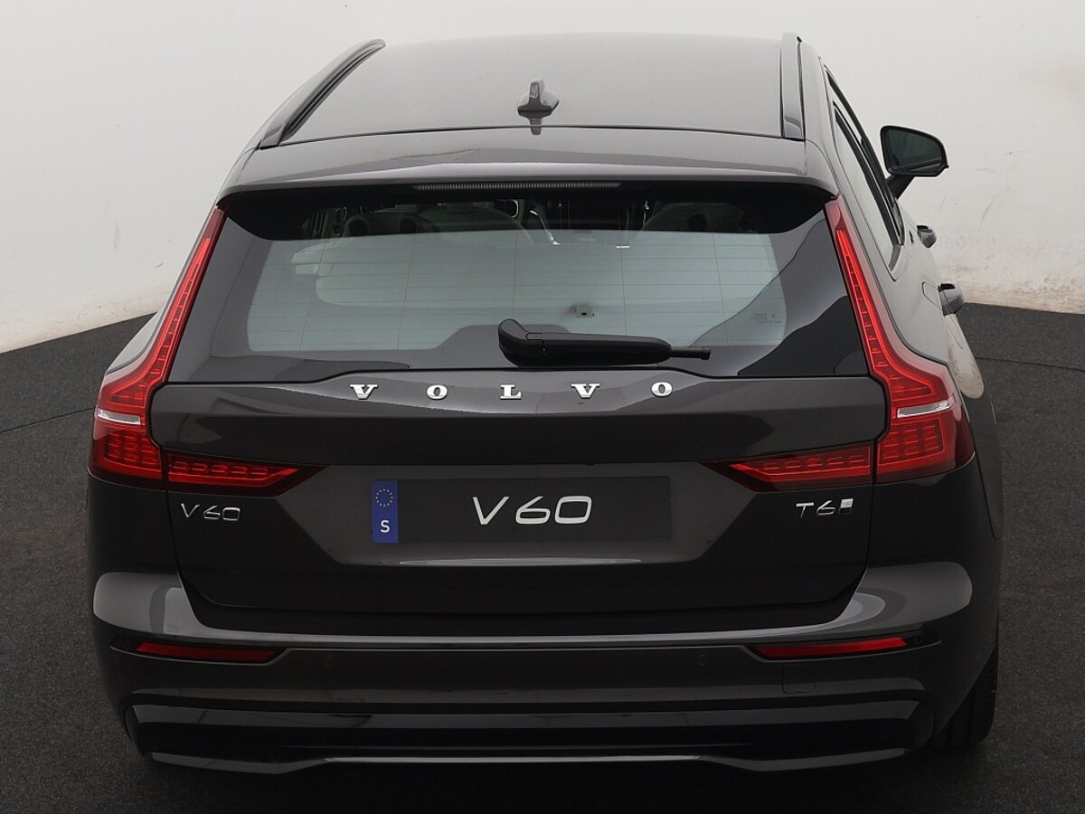 39204298 volvo v60 2 0 t6 awd plus dark 9