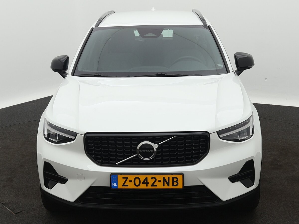 40913574 volvo xc40 2 0 b4 plus dark 8 01