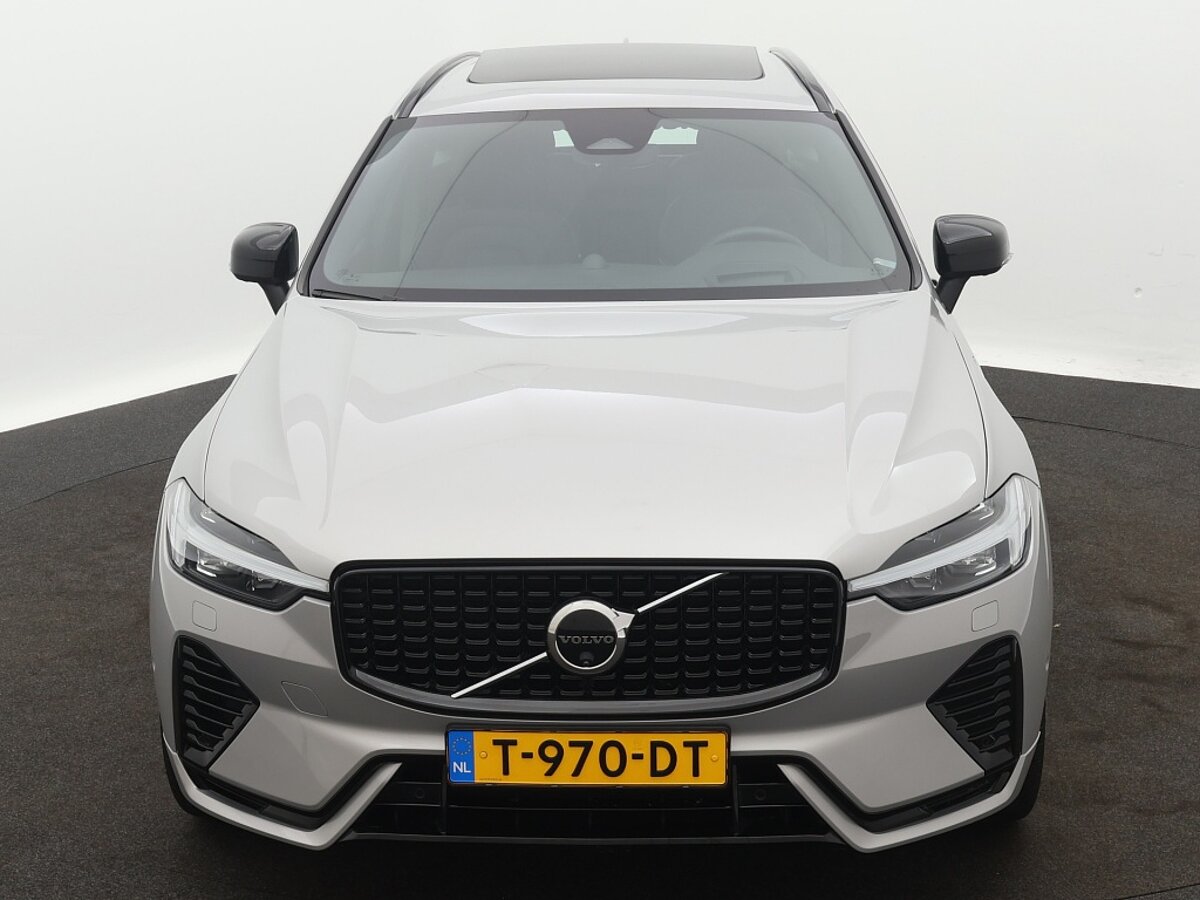 42018545 volvo xc60 2 0 t6 awd ultimate dark 8