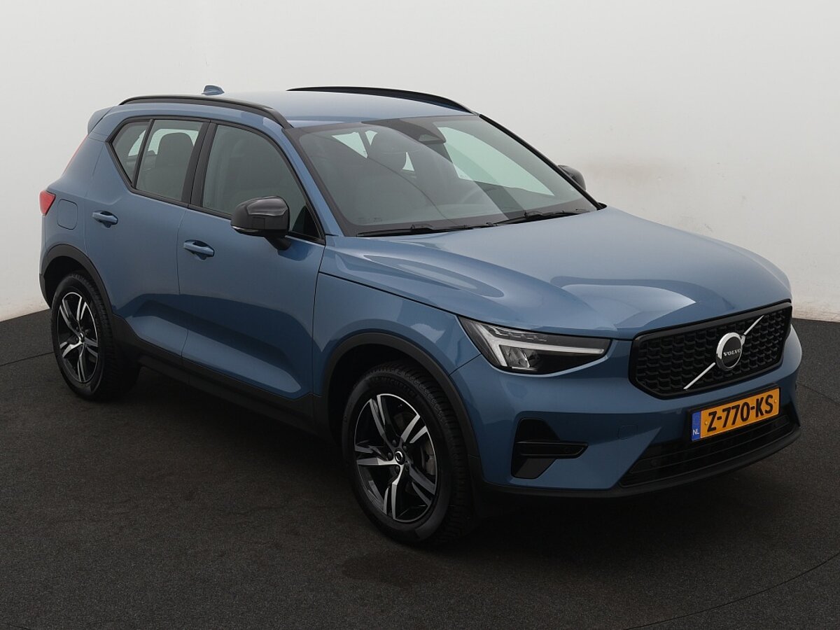 40262321 volvo xc40 2 0 b4 plus dark 7 01