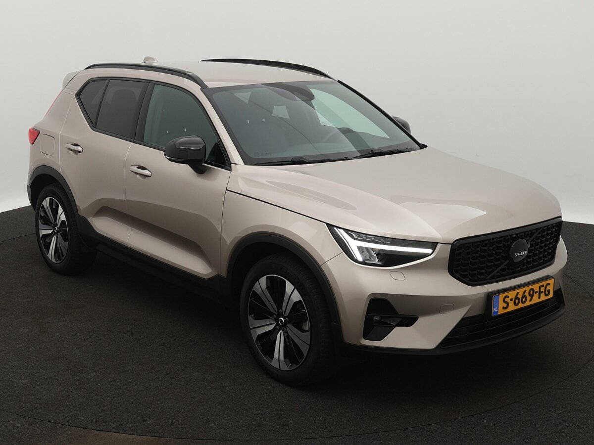 41359064 volvo xc40 1 5 t4 r plus dark 8 02