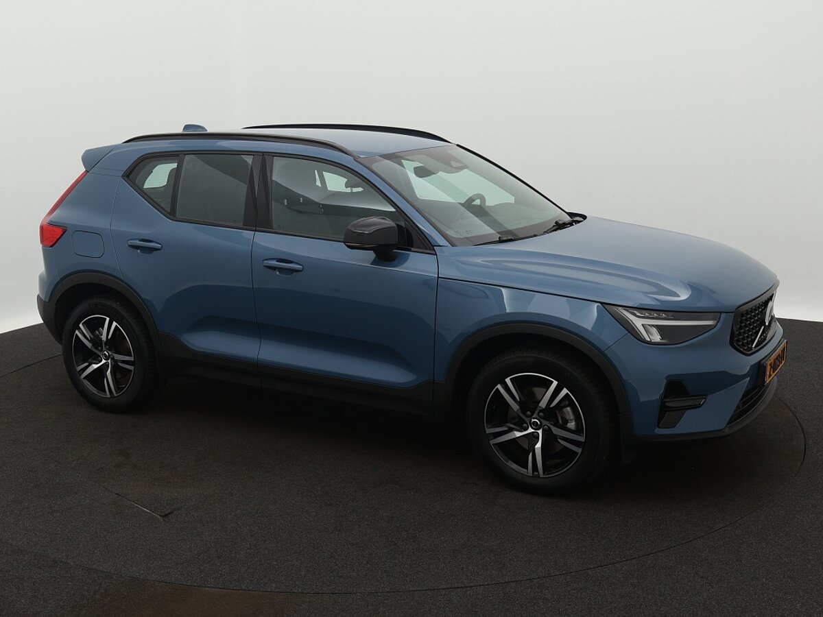 40923663 volvo xc40 2 0 b4 plus dark 40