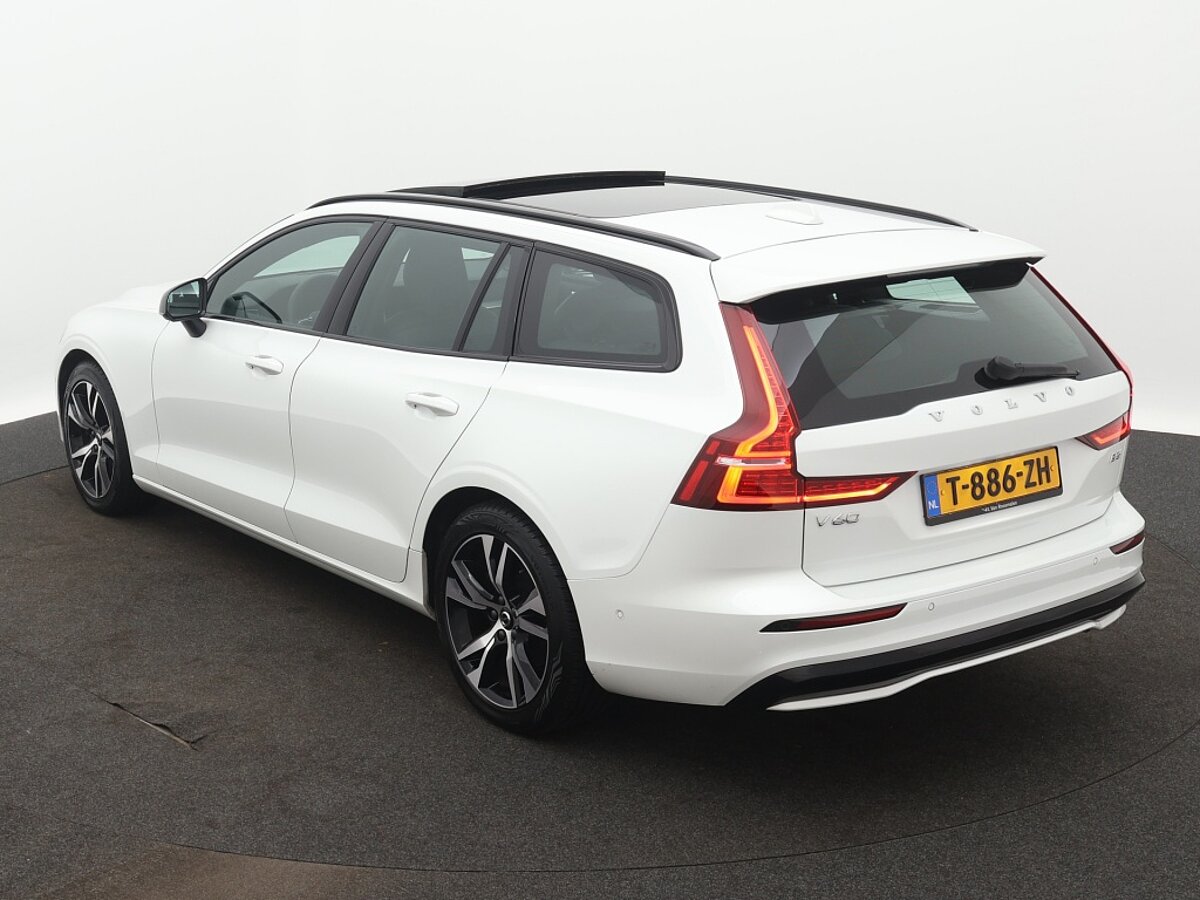 41866305 volvo v60 2 0 b3 plus dark 3