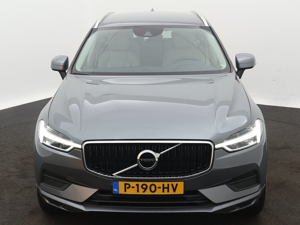 42111180 volvo xc60 2 0 d4 momentum 9 01