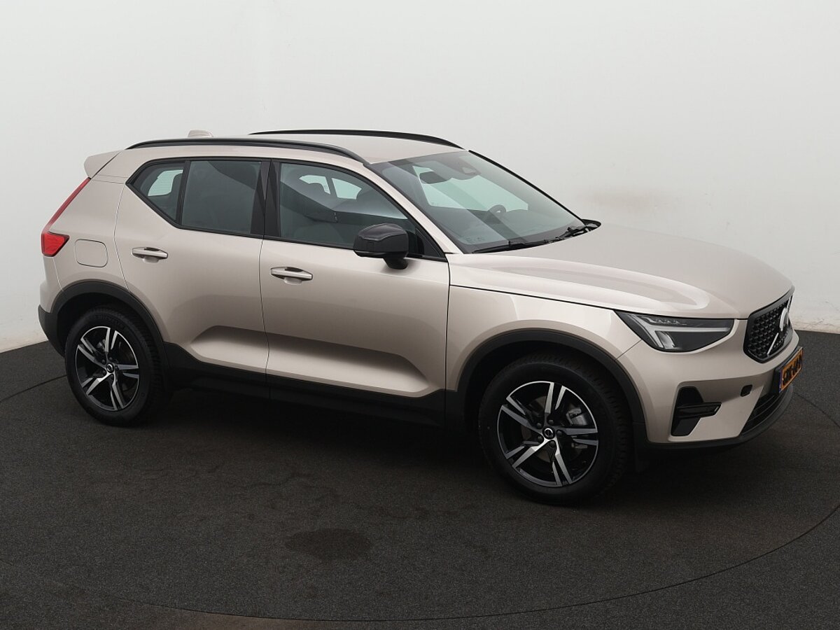 40251549 volvo xc40 2 0 b4 plus dark 60