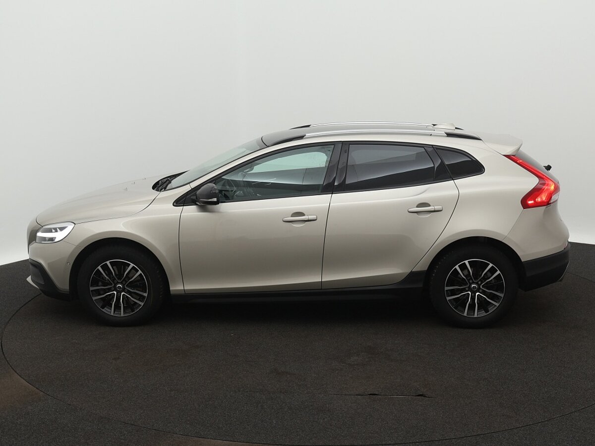 40513481 volvo v40 cross country 1 5 t3 polar luxury trekhaak panorama dak 2 02