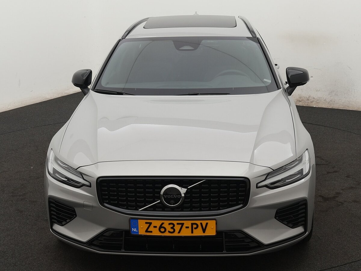 40715066 volvo v60 2 0 t6 awd plus dark 8 05