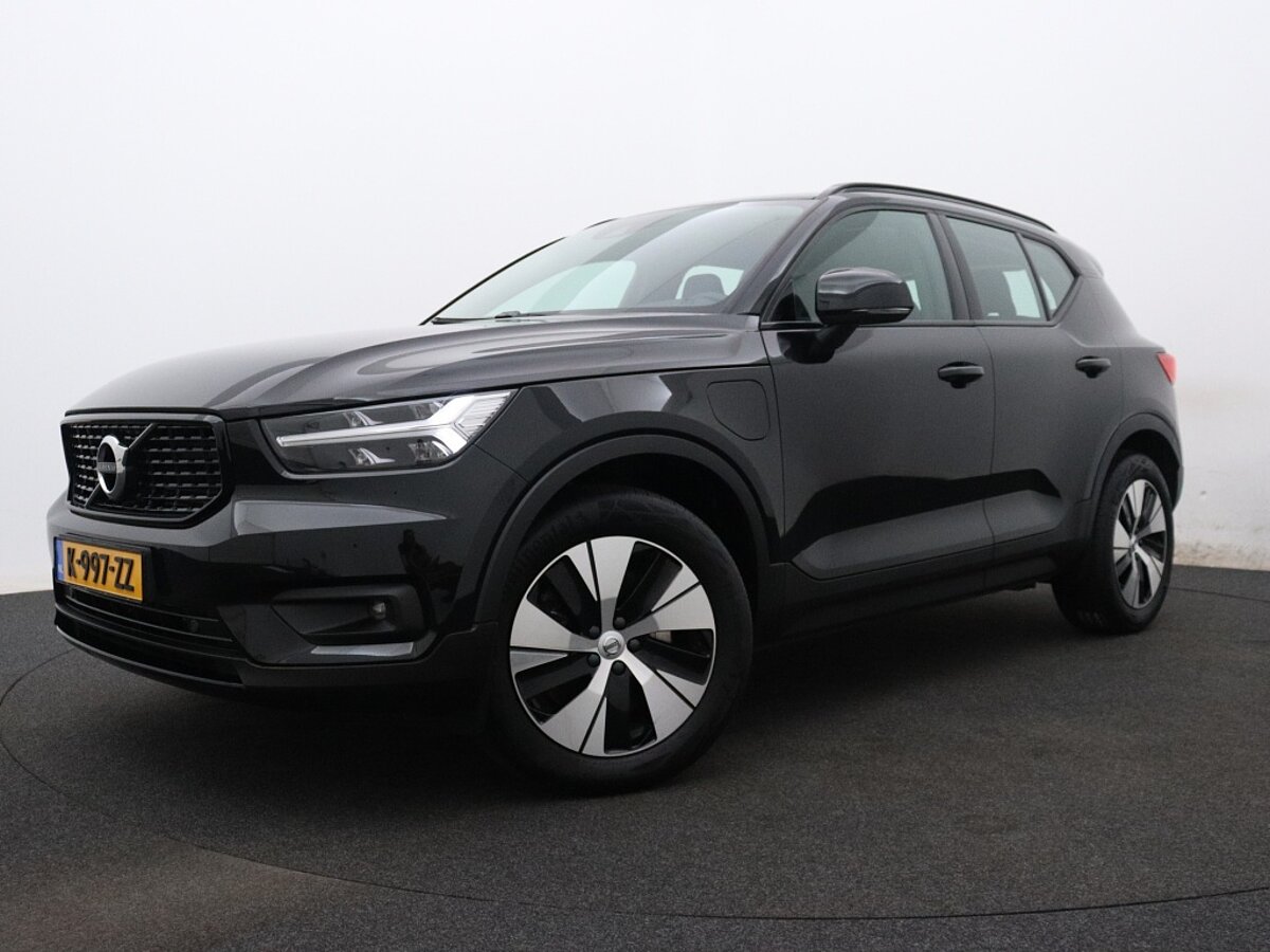 38507970 volvo xc40 1 5 t4 recharge r design 81