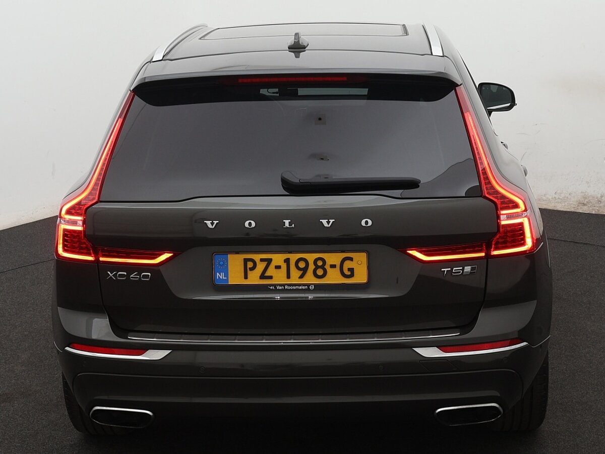 42709542 volvo xc60 2 0 t5 awd inscription luchtvering stoelventilatie trekhaak 01