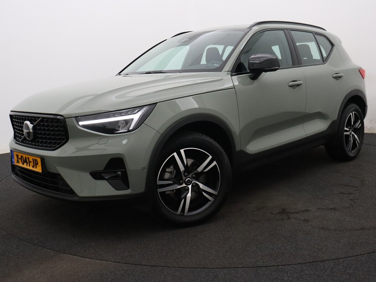 40231316 volvo xc40 2 0 b3 plus dark 82