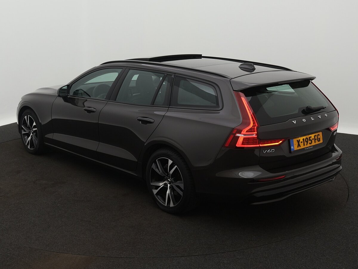 41290491 volvo v60 2 0 b3 plus dark panorama dak trekhaak 360 graden came 3 01