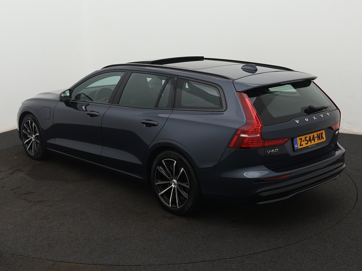 40020627 volvo v60 2 0 t6 awd plus dark 3 04