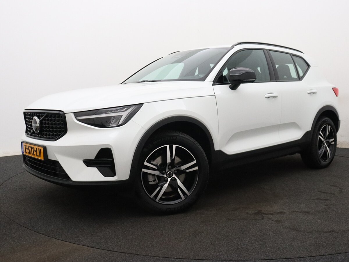 40229951 volvo xc40 2 0 b4 plus dark 88