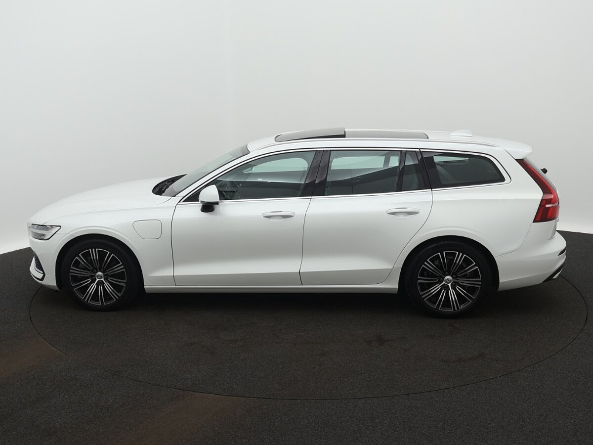 38461813 volvo v60 2 0 t8 inscription adaptive panoramadak 2