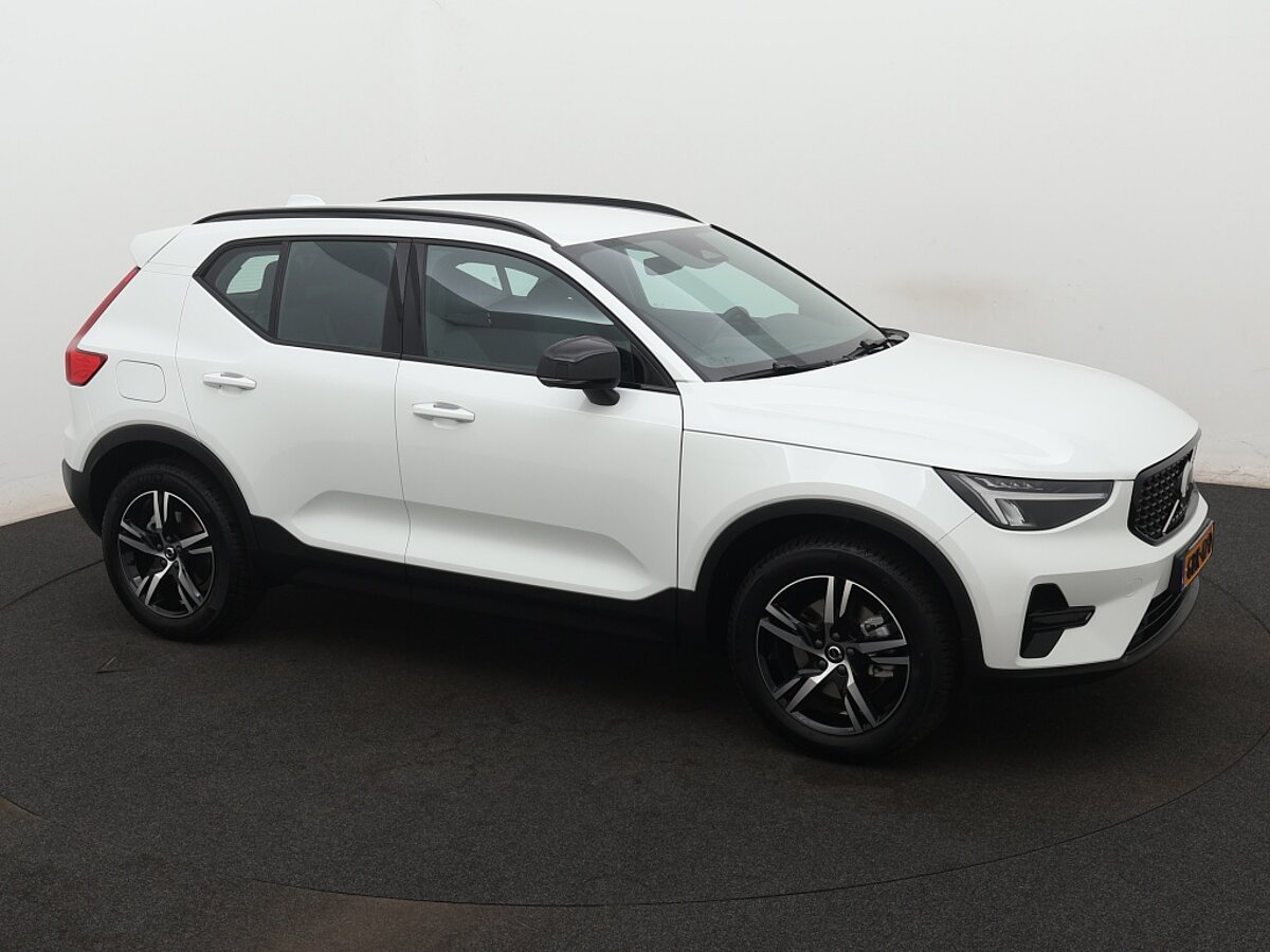 40485894 volvo xc40 2 0 b4 plus dark 11