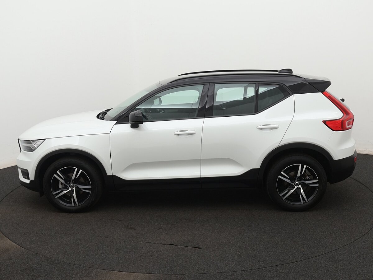 39076220 volvo xc40 1 5 t3 r design 2 02