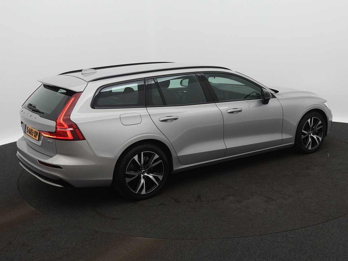 41229247 volvo v60 2 0 b3 plus dark 49