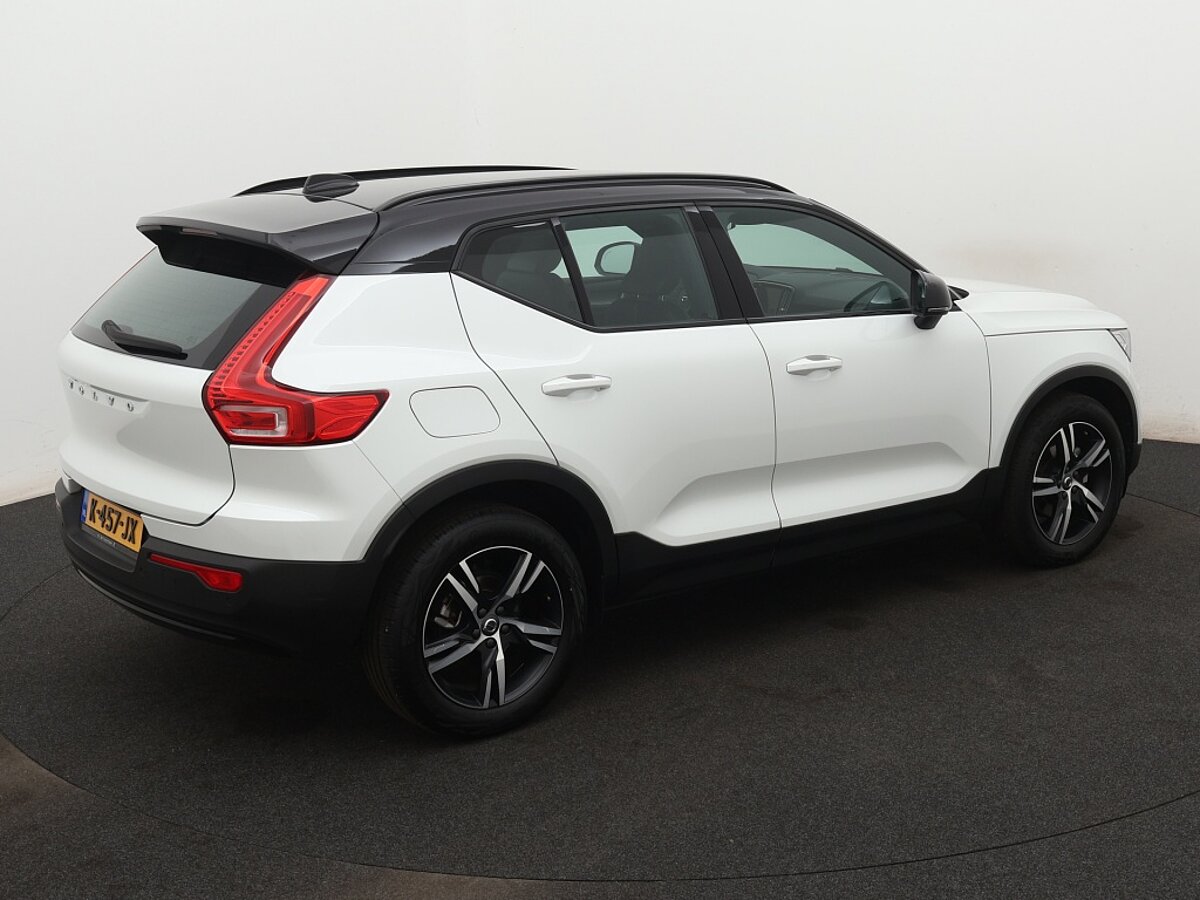 39076220 volvo xc40 1 5 t3 r design 57