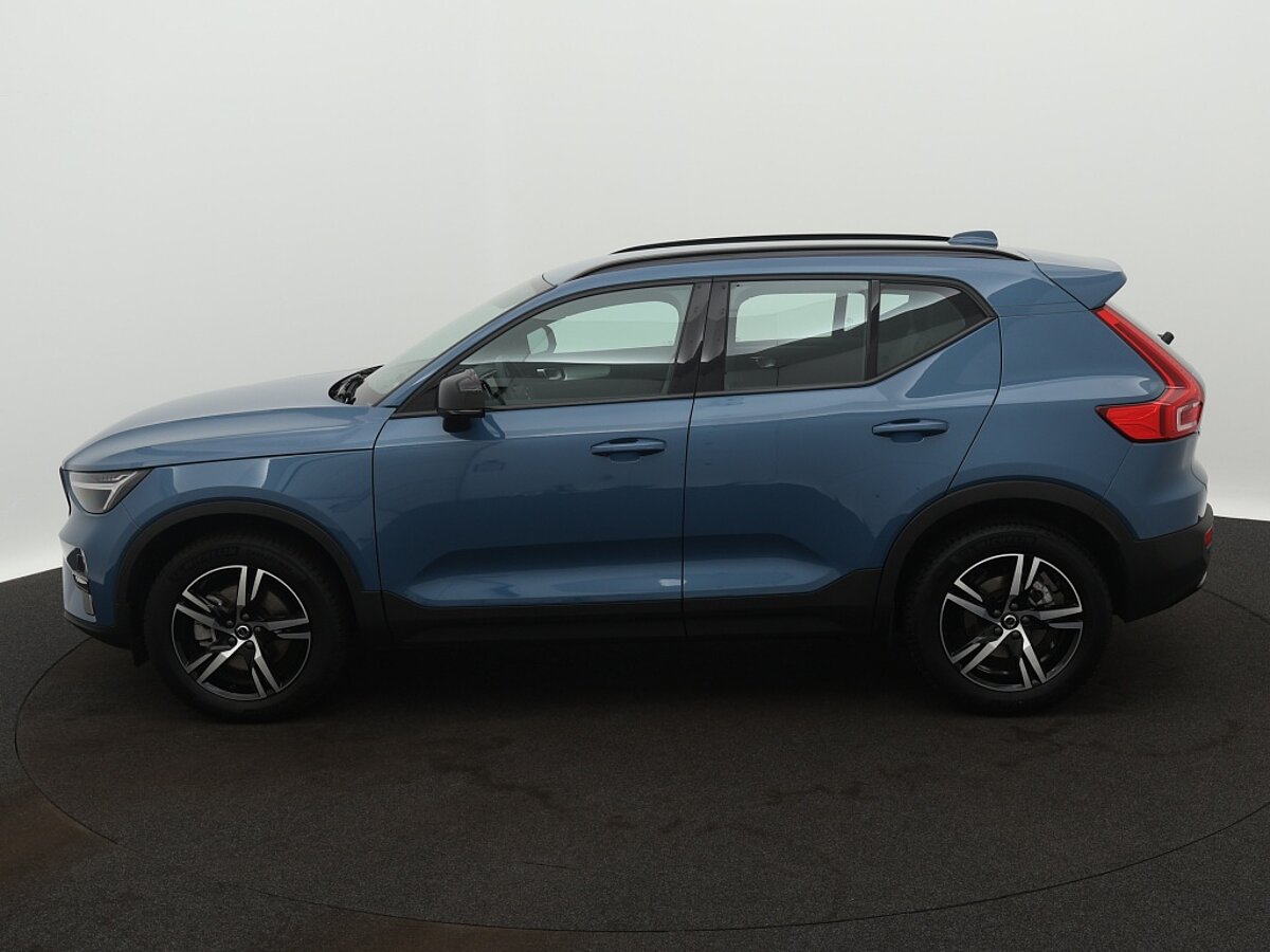 40923663 volvo xc40 2 0 b4 plus dark 2 02