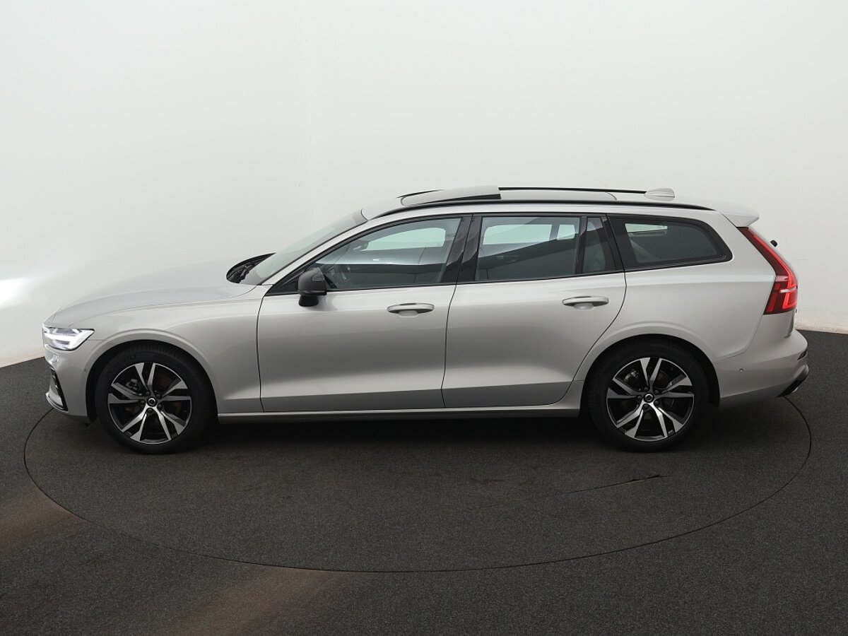 40000855 volvo v60 2 0 b3 plus dark 2 02