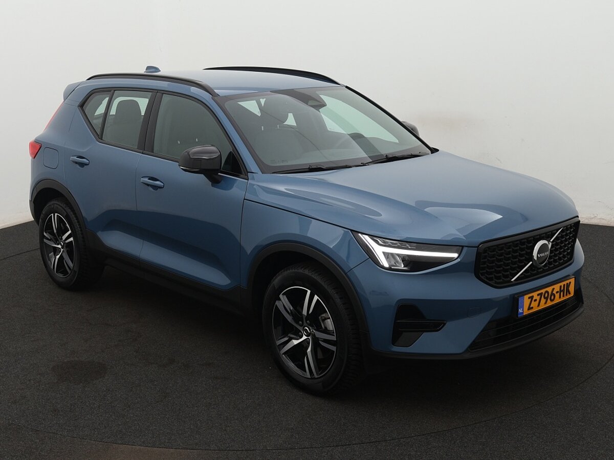 40098635 volvo xc40 2 0 b4 plus dark 7