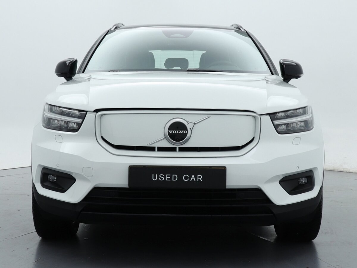 39177891 volvo xc40 recharge p8 awd r design 2 04