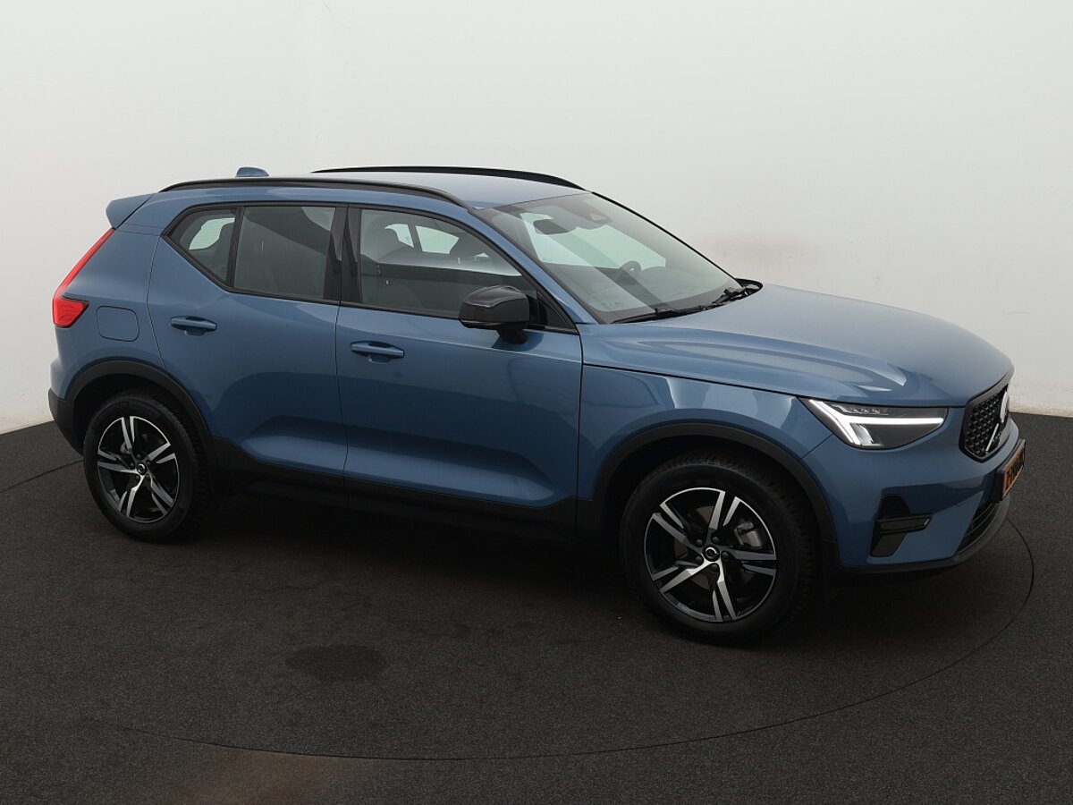 40098635 volvo xc40 2 0 b4 plus dark 11