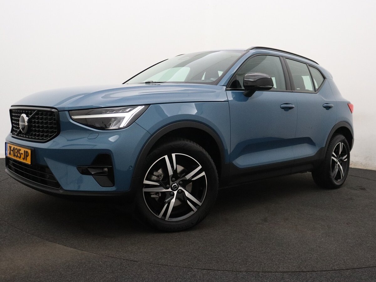 40000833 volvo xc40 2 0 b3 plus dark 242529