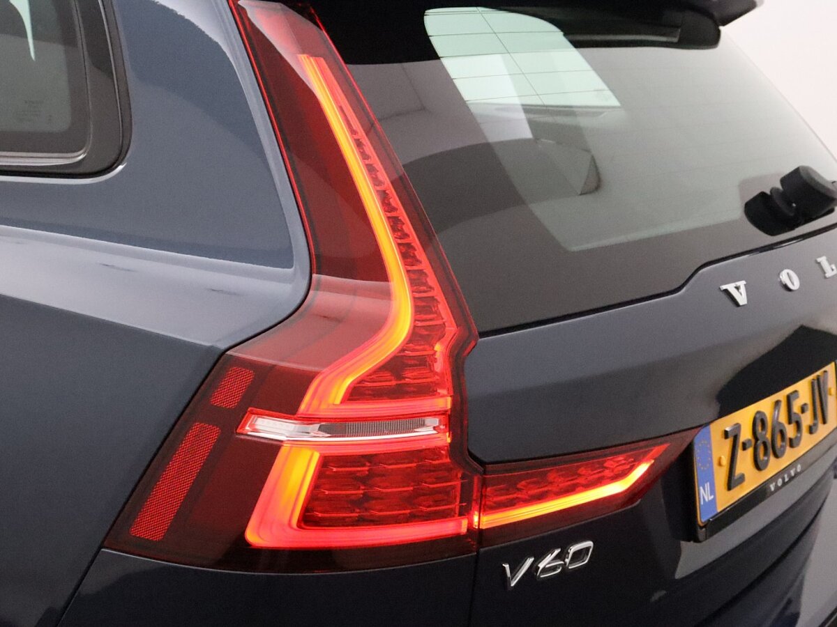 40721335 volvo v60 2 0 b4 plus dark 5f2f4e