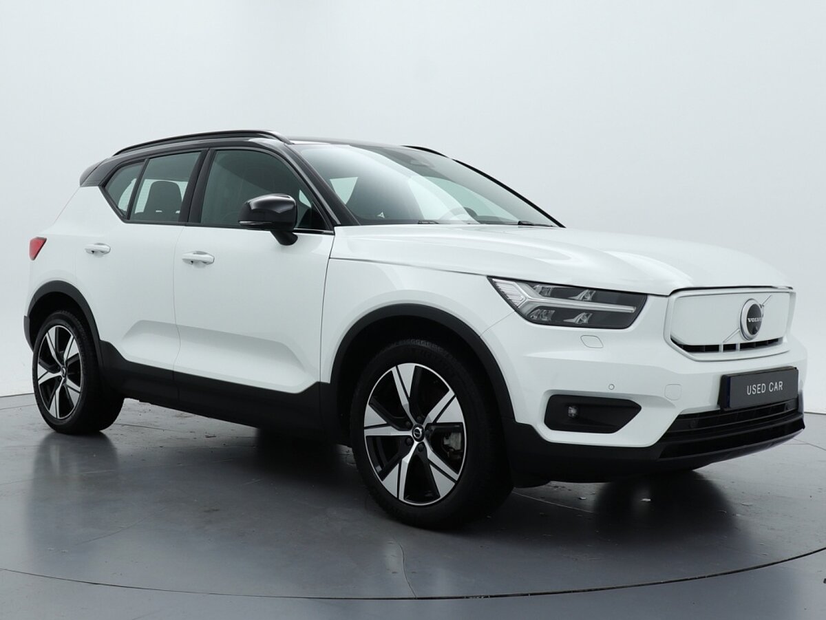 39177891 volvo xc40 recharge p8 awd r design 3 04