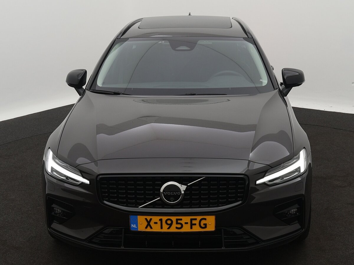 41290491 volvo v60 2 0 b3 plus dark panorama dak trekhaak 360 graden came 9 01