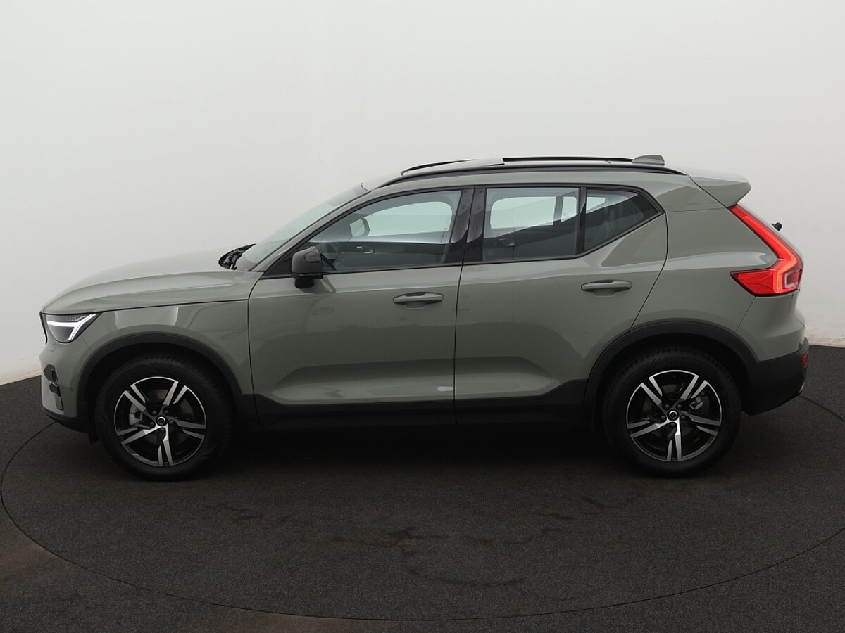 40486106 volvo xc40 2 0 b3 plus dark 2 01